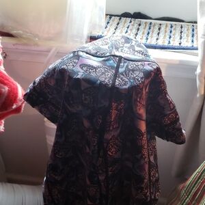 Constantly Varied Gear Blue and Black Patterned Top